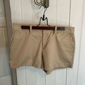 GAP women’s 10 Tan khaki  Shorts